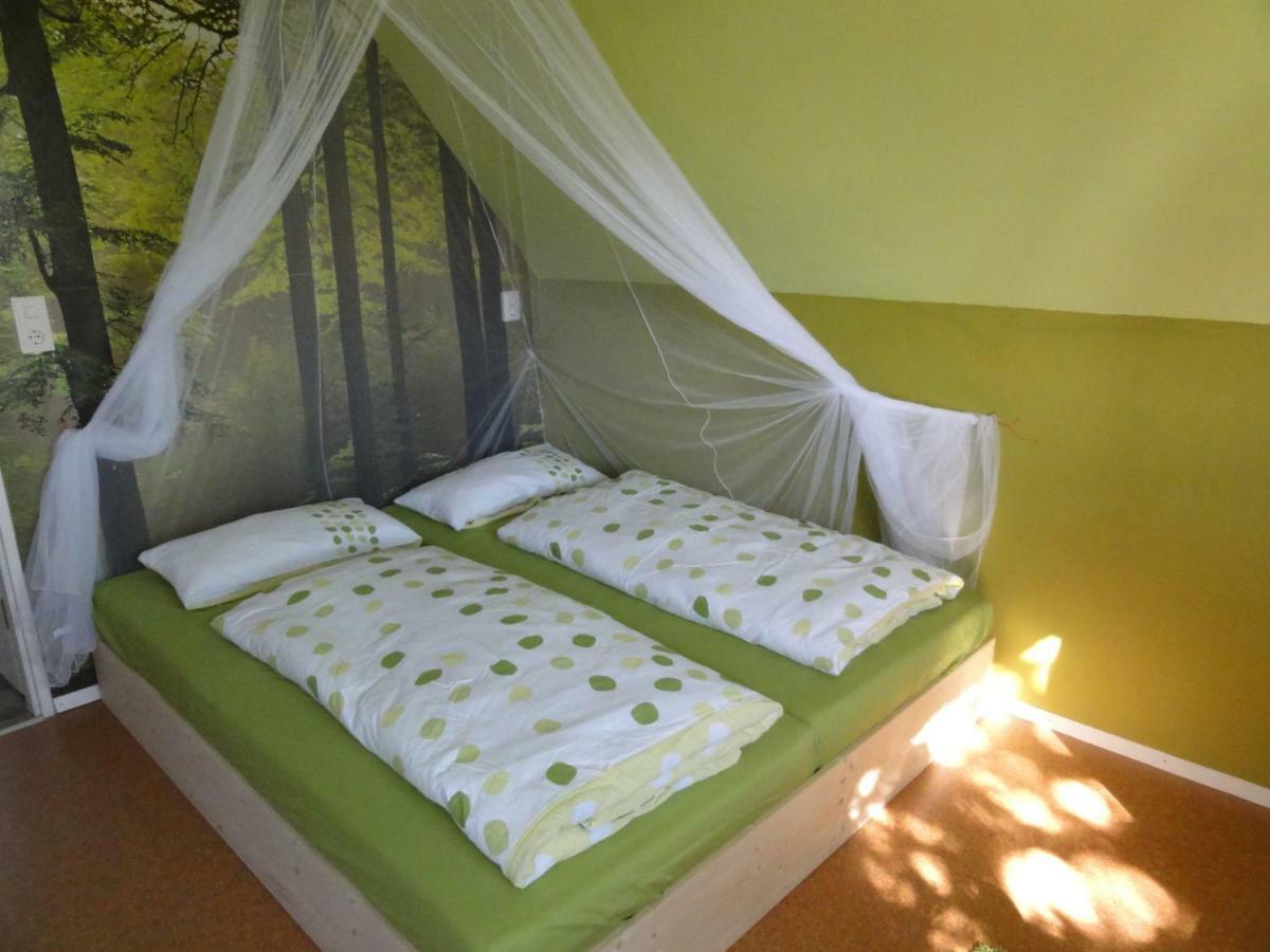 Peanuts Hostel & Meer Surendorf Exteriör bild